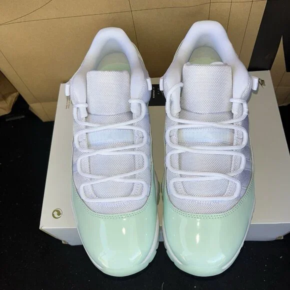 NEW Nike Air Jordan Retro 11 “Igloo” AH7860-103 Womens Size 9.5, Mens Size 8 - Picture 4 of 8